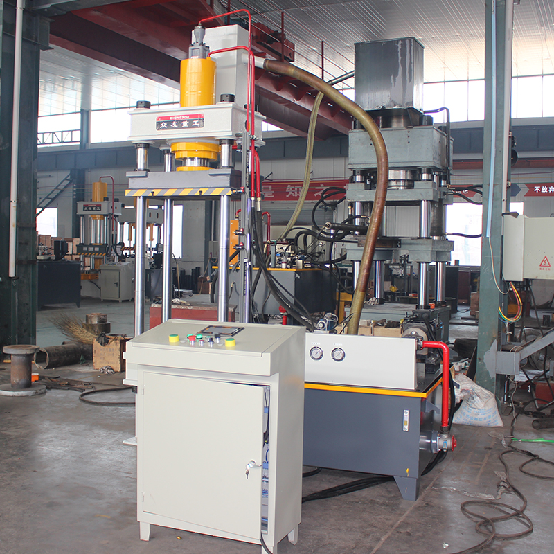 怎么更安全的使用汽車發(fā)動(dòng)機(jī)底護(hù)板油壓機(jī)？